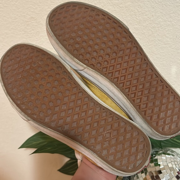 Vans old skool suede shoe low cut lace up in mustard yellow - Picture 7 of 8